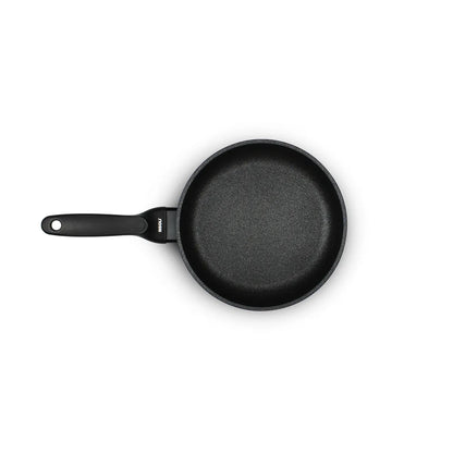 Stekpanna Blackplus med bakelithandtag från Risoli